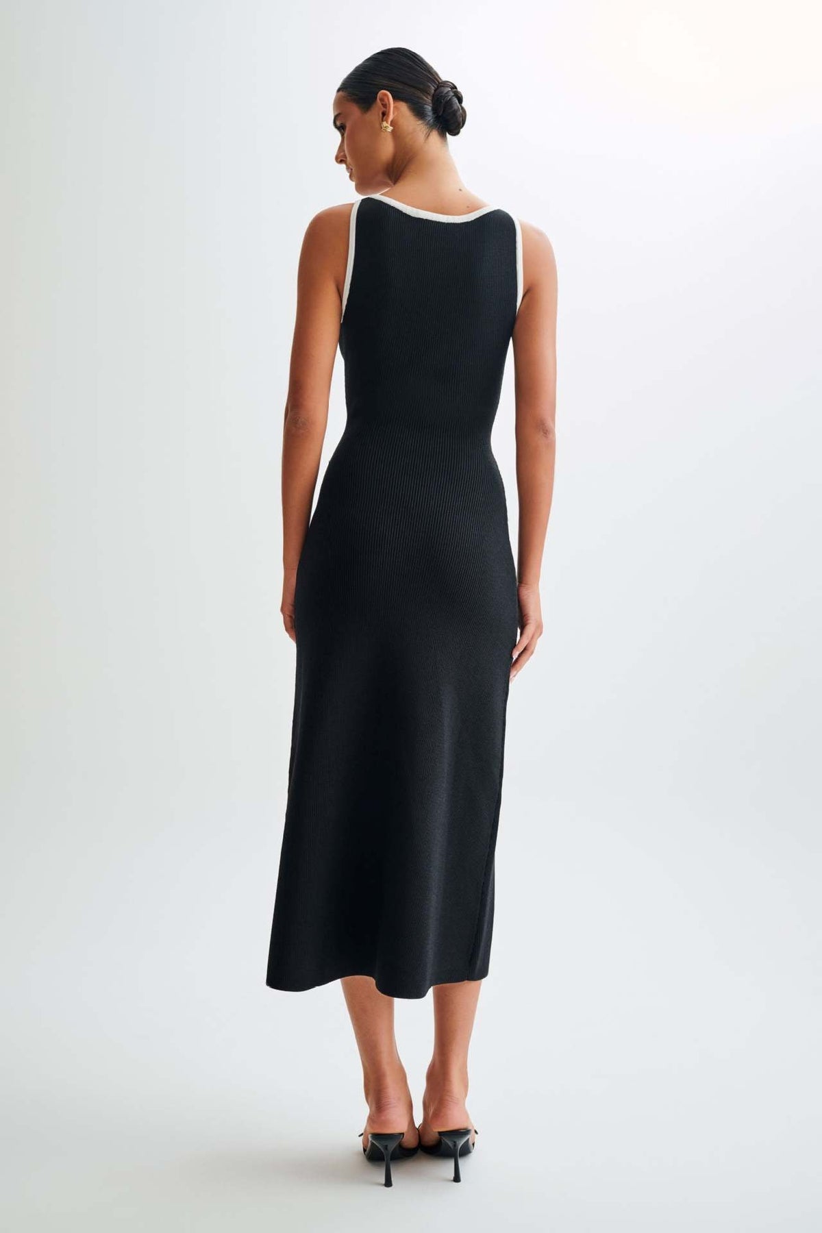 Gabriella | Sleeveless Ribbed Button-Down Maxi Dress